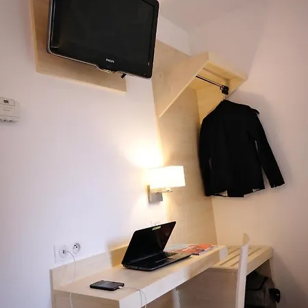 Kyriad Direct Perpignan Nord - Aeroport