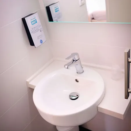 Hotel Kyriad Eco - Perpignan Nord Aéroport Rivesaltes