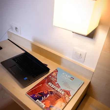 Kyriad Direct Perpignan Nord - Aeroport 2*