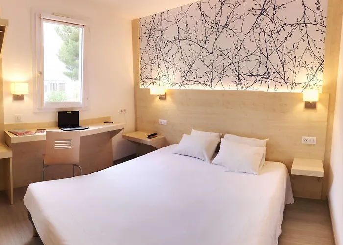 Kyriad Direct Perpignan Nord - Aeroport Hotel Rivesaltes
