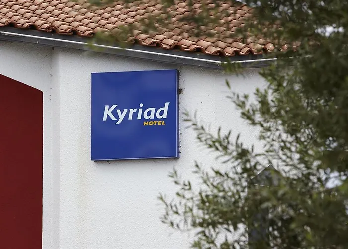 Kyriad Direct Perpignan Nord - Aeroport Hotel 2*